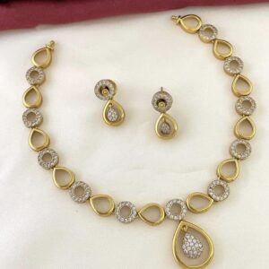 Beautiful molding matte finish neckset