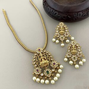 Premium quality simple neckset